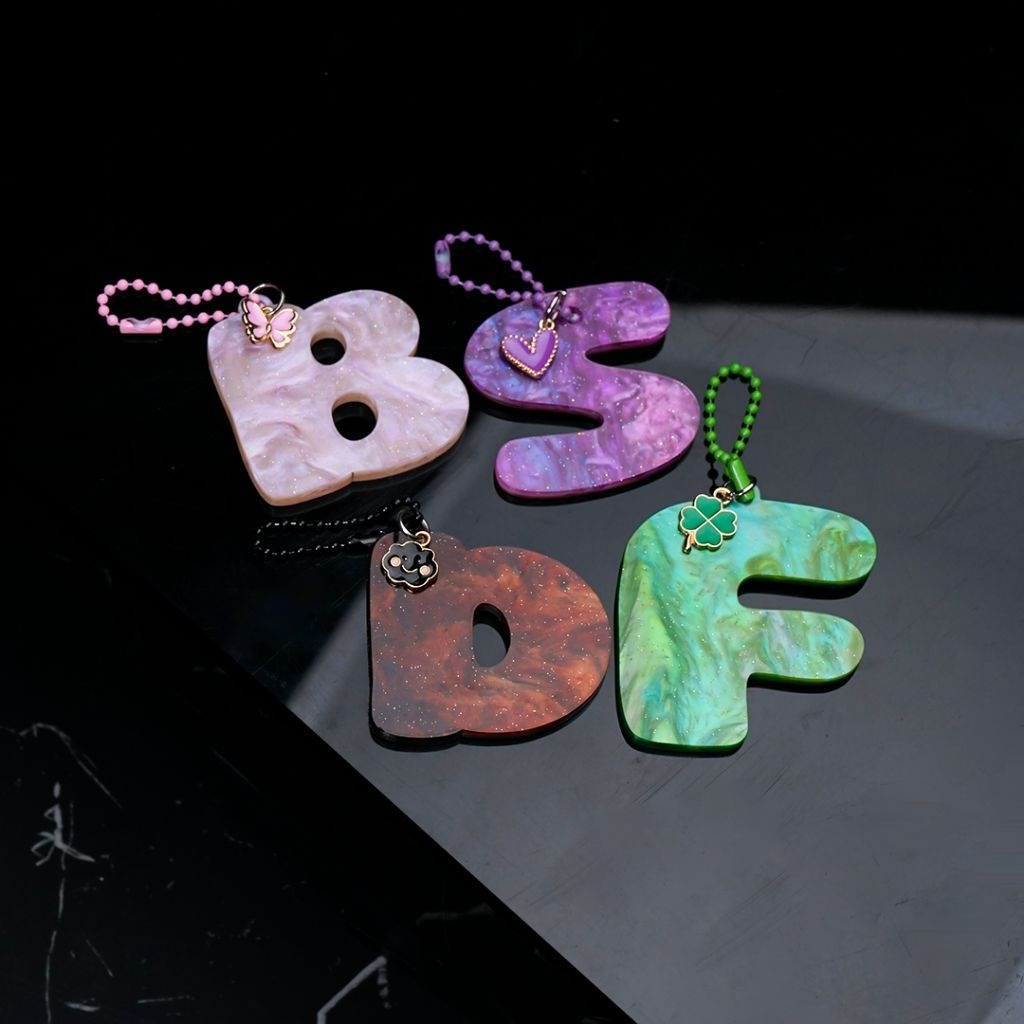 GANTUNGAN ALPHABET INITIAL LETTER HANGER - AESTHETIC LETTER พวงกุญแจ - พวงกุญแจน่ารัก