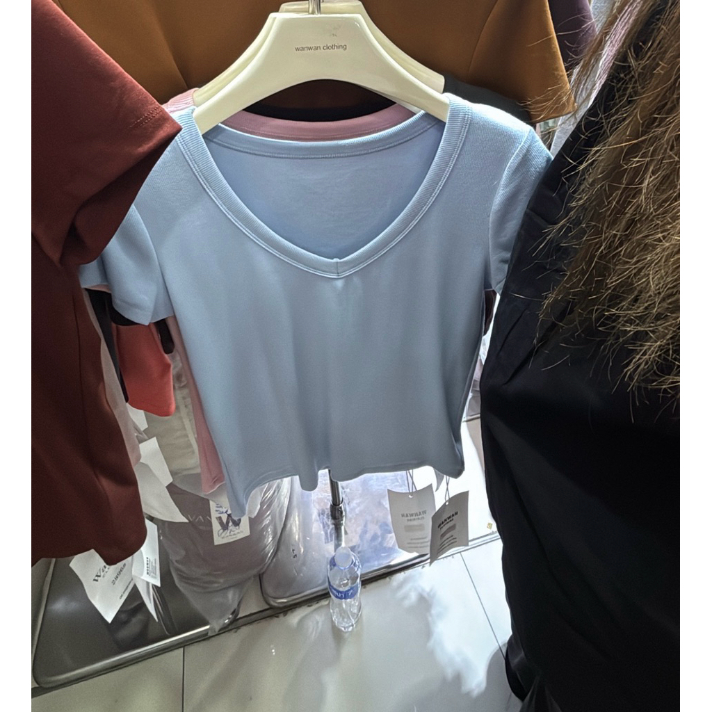 WANWAN KNIT V-NECK TOP