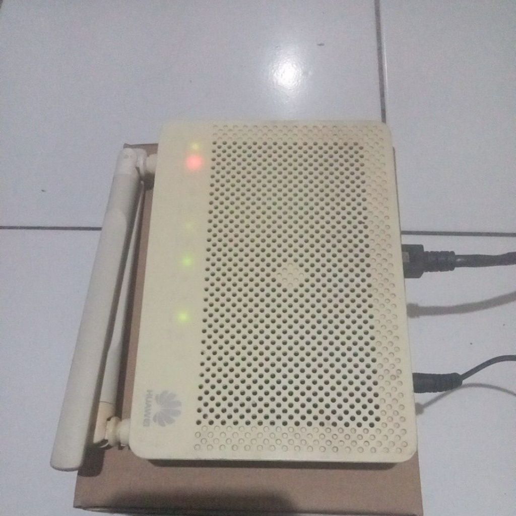 พอร์ตสีน้ําเงิน Huawei HG8245H5