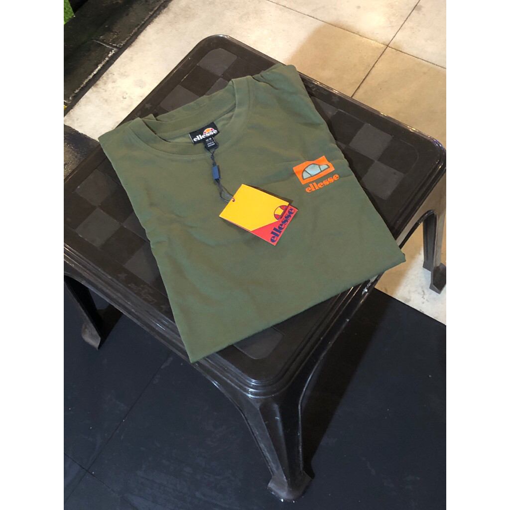 เสื้อยืด Ellesse fondato