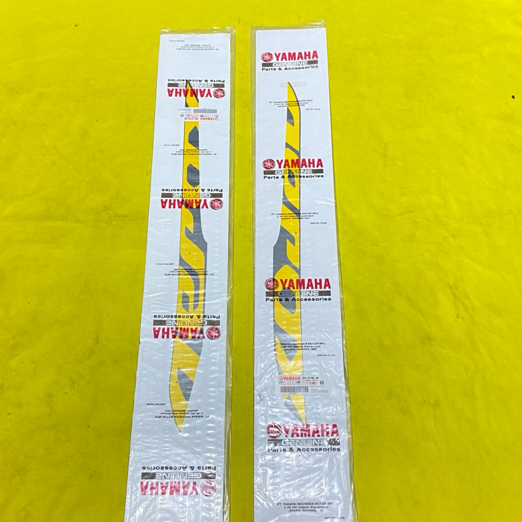 Yamaha Aerox 155 2018 สติ๊กเกอร์ตัวกลาง Striping สีเหลืองเดิม YGP B65-F179J-40 B65-F179K-50