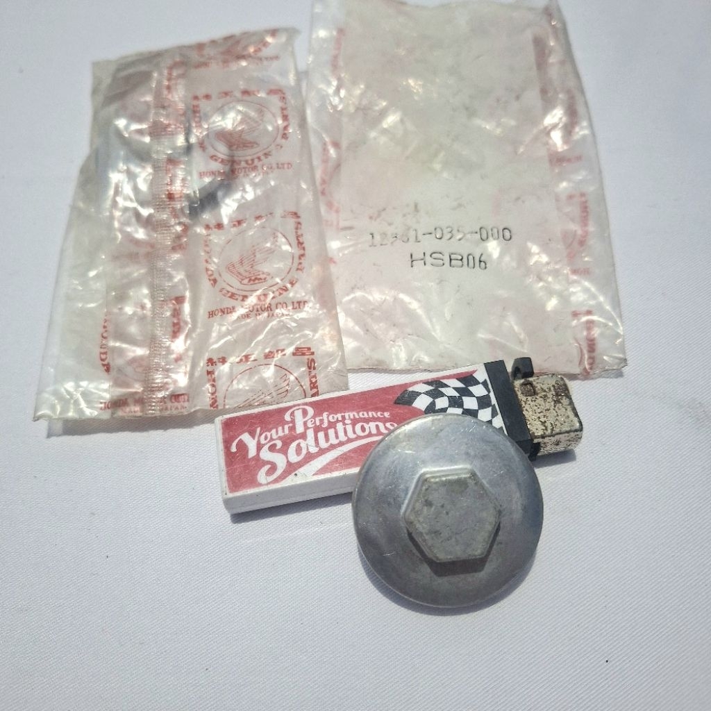 HONDA C50 C70 C700 ASTREA800 STAR PRIMA NOS ORIGINAL ฝาครอบวาล์ว 12361-035-000