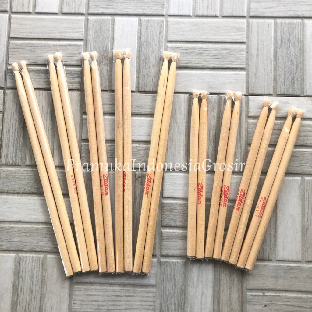 A PAIR OF DRUM STICKS / แท่ง DRUMBAND