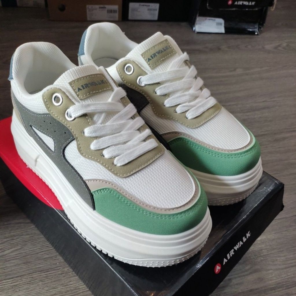 รองเท้า AIW Dina Off White