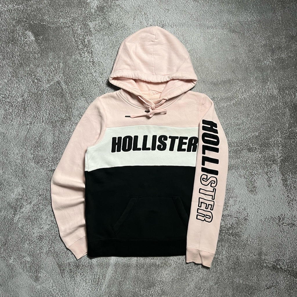 HOLLISTER SPELLOUT HOODIE