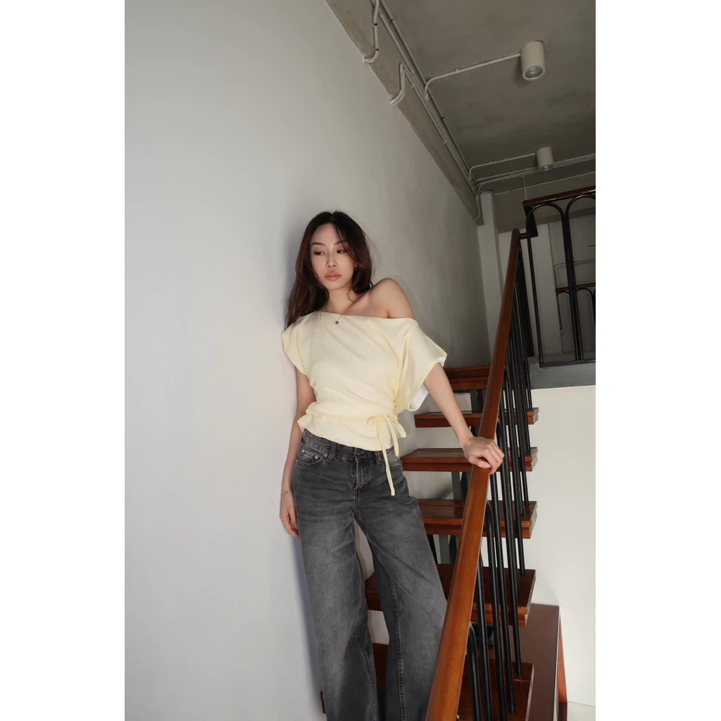LYN OFF SHOULDER | Maison Cher เสื้อชีฟองขนาดใหญ่ลําลองอย่างเป็นทางการโบว์ริบบิ้นพื้นฐาน