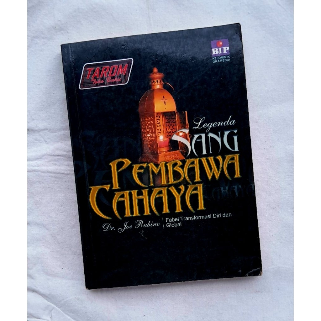 CAHAYA ตํานานแห่งชีวิตที่เบา : Joe Rubino