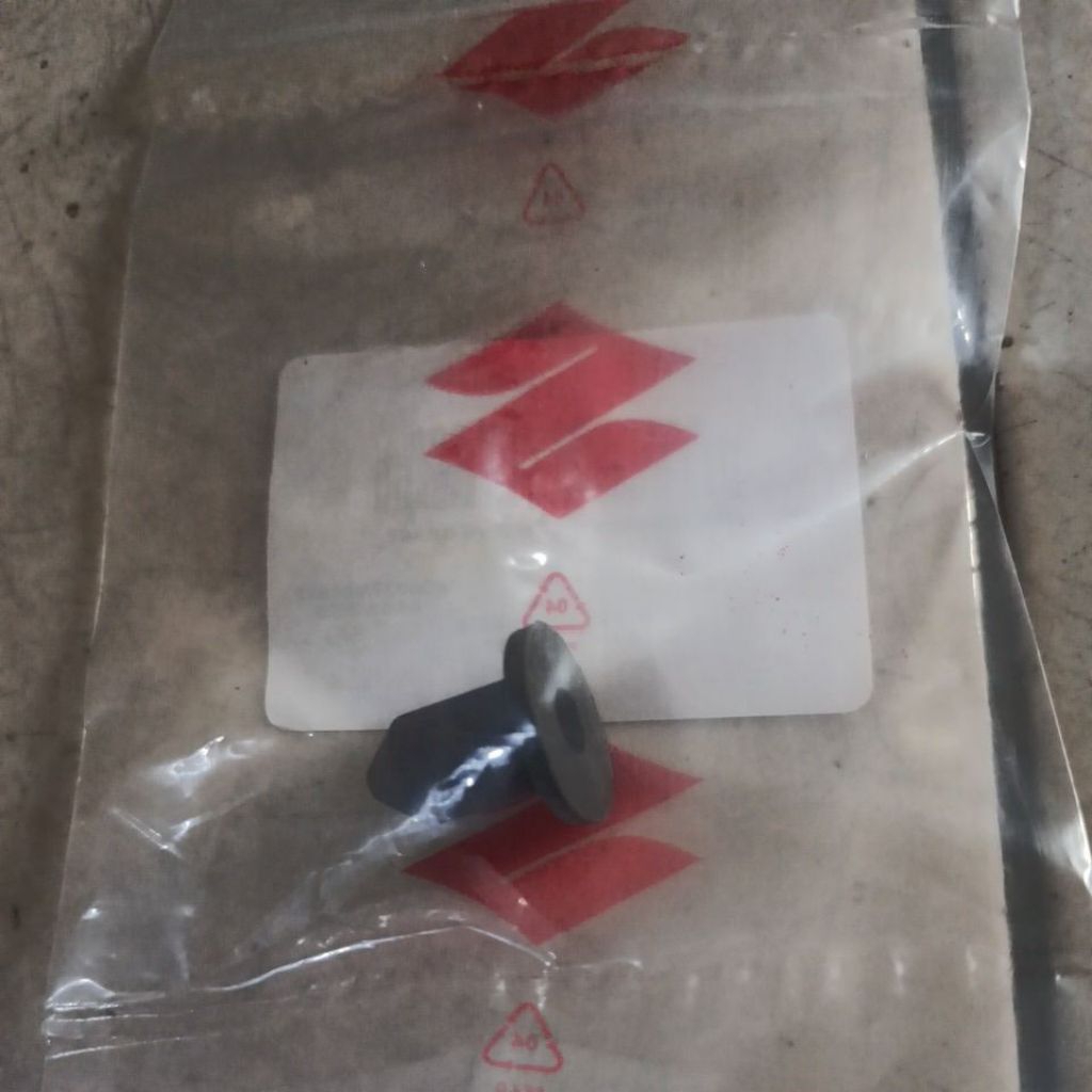 ยางเบาะยึดไฟหน้า Suzuki GSX S 150