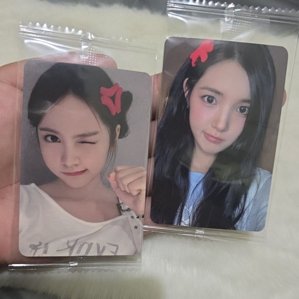 [OFFICIAL] PHOTOCARD HEARTS2HEARTS CARMEN YUHA STYLE LUCKY DRAW KTOWN4U 2.0
