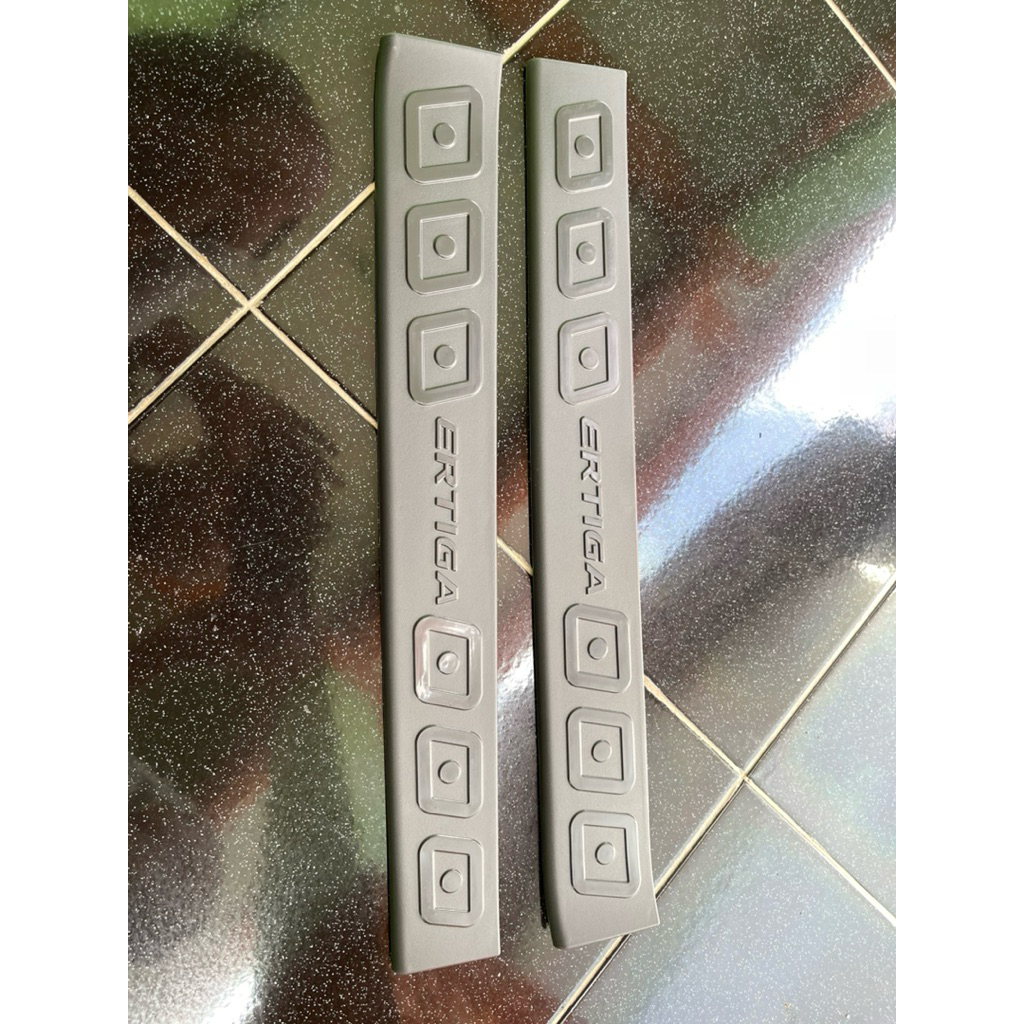 Ertiga 2012-2017 สีดํา Sillate