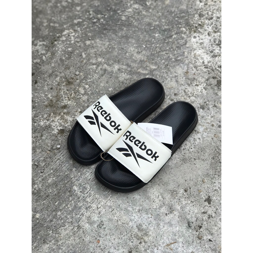 Reebok Slide classic สีดําสีขาว (ไม่มีกล่อง)