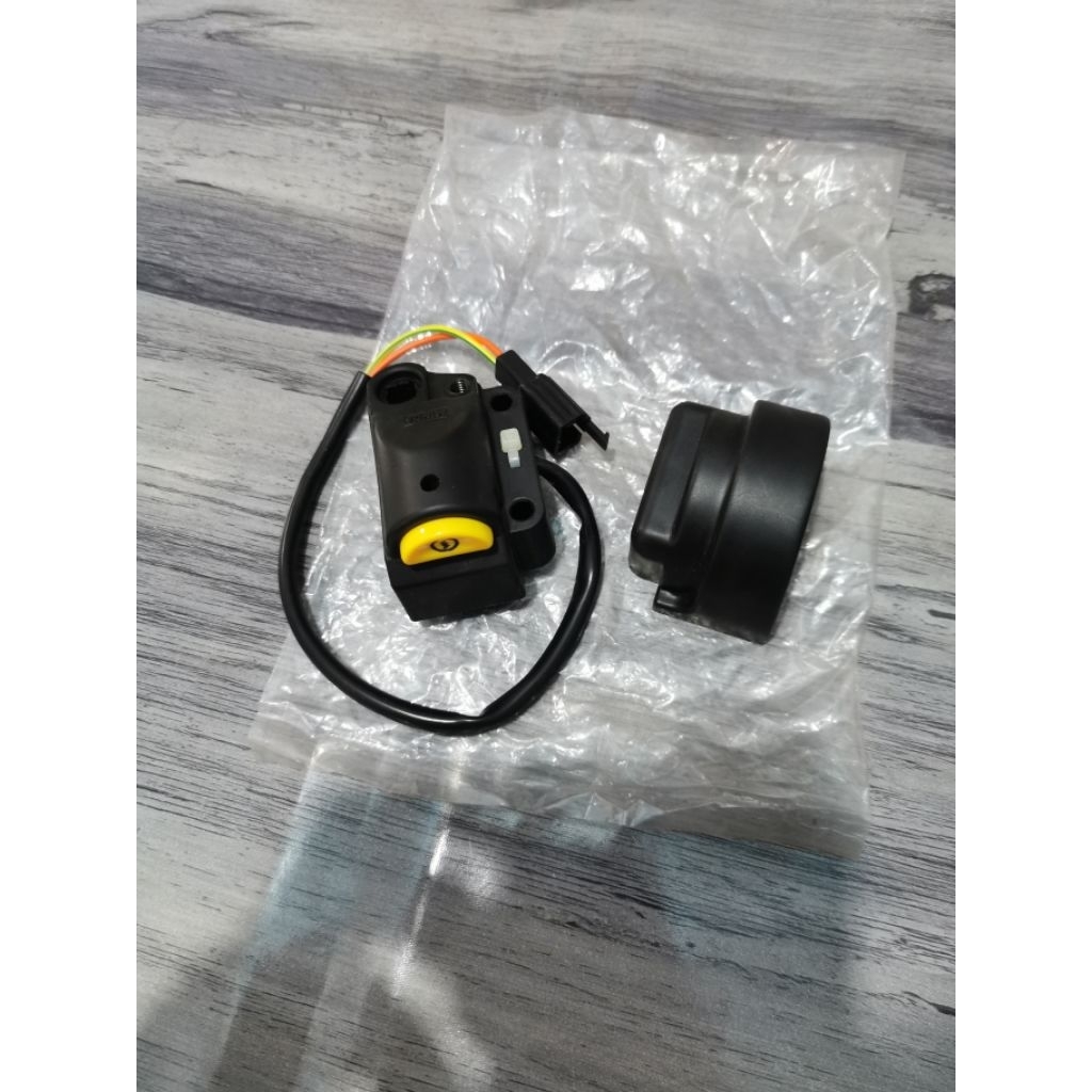 ที่ยึดสวิตช์ขวา Suzuki FU150 FU 150 Original Minata