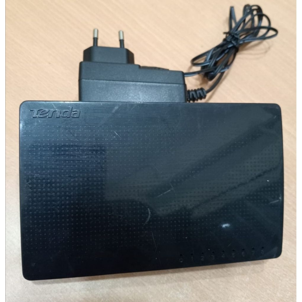 TENDA SG108 TENT HUB SWITCH - 8 PORT GIGABIT + ADAPTER