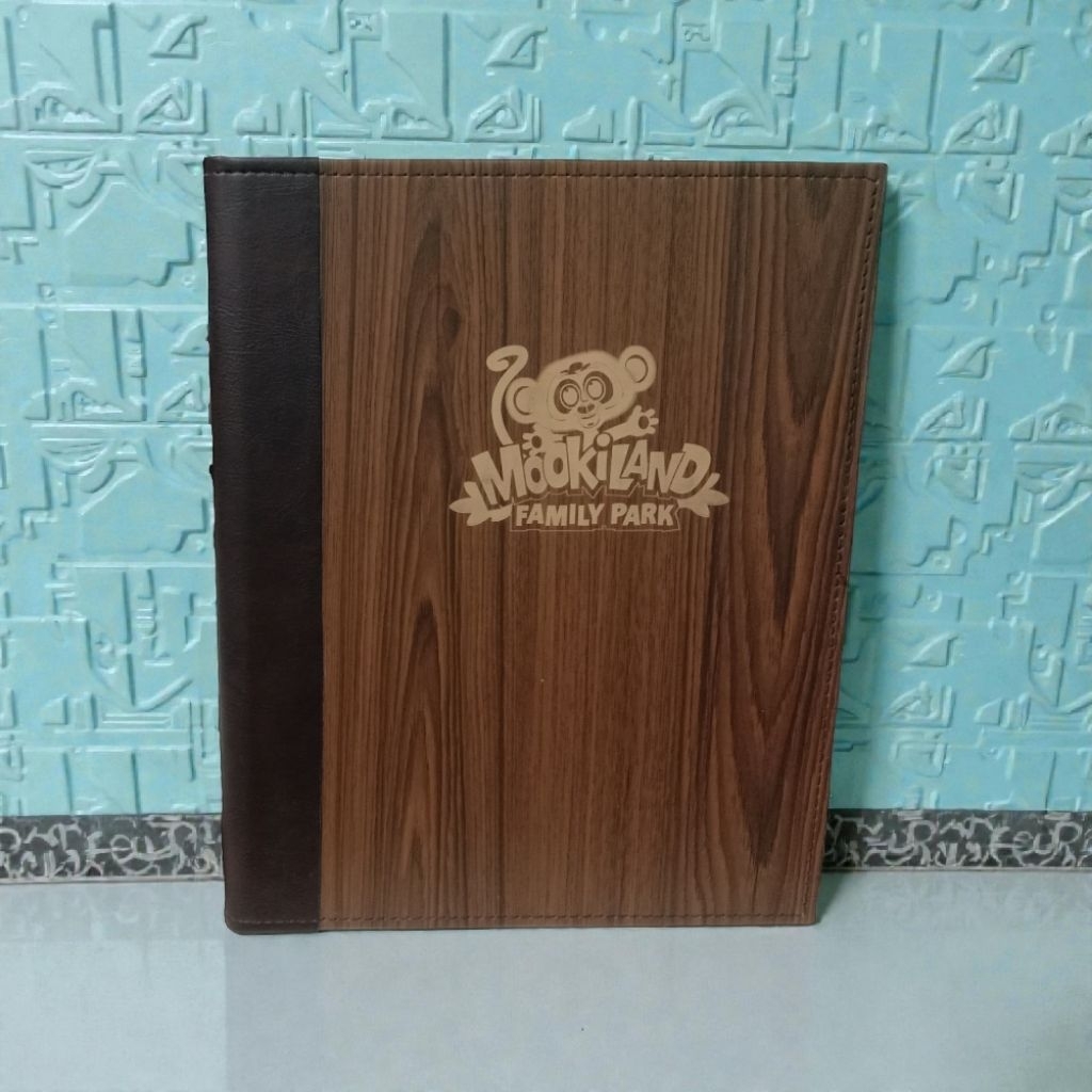 โลโก้เลเซอร์ที่กําหนดเอง CAFE RESTAURANT MENU BOOK A4 กระดาษขนาด HPL และหนัง MATERIAL