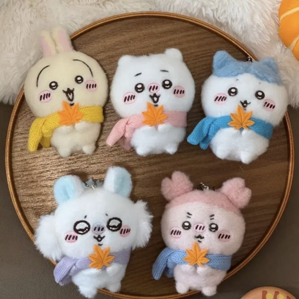 GANTUNGAN [READY] Chikawa Miniso Autumn Season Fluffy Scarf Mascot Plush Keychain Original | พวงกุญแ