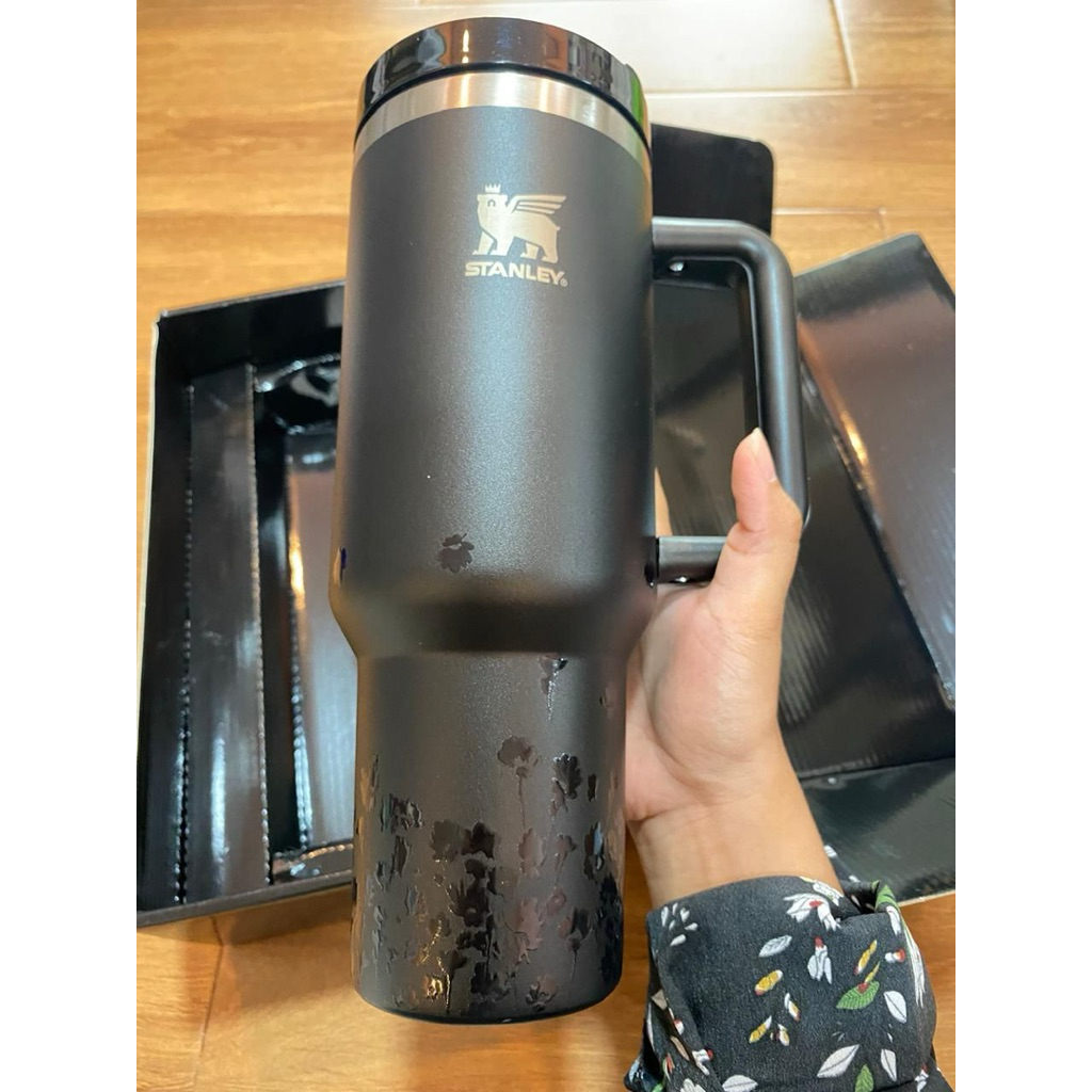 Stanley x jennie 30oz 887ml ไม่มีพวงกุญแจ (เปลี่ยนฟรีสําหรับฝากันรั่ว)