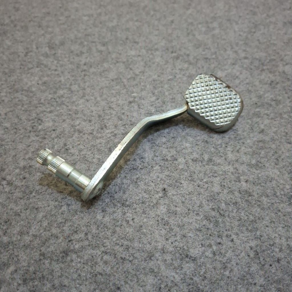 แป้นเหยียบเบรกหลัง Yamaha RZR RXZ RZR135 RXZ135 ดั้งเดิม