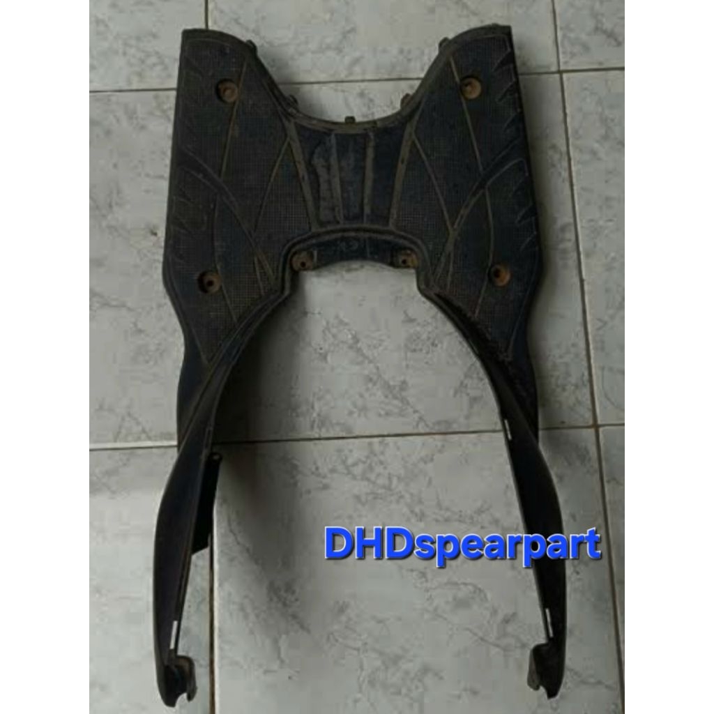 Upper Deck Footrest Upper Dashboard Suzuki Spin 125 มือสองเดิม