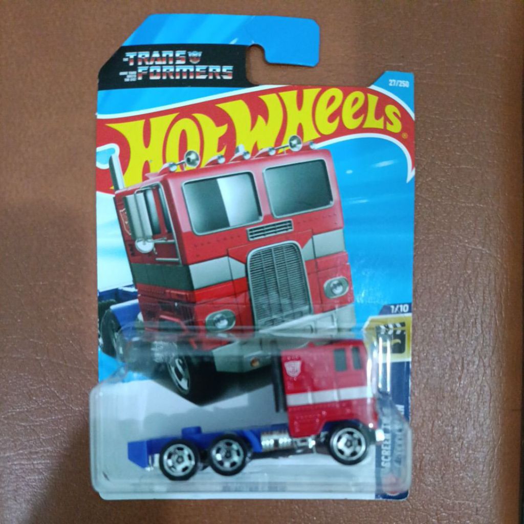 Hot Wheels Optimus Prime
