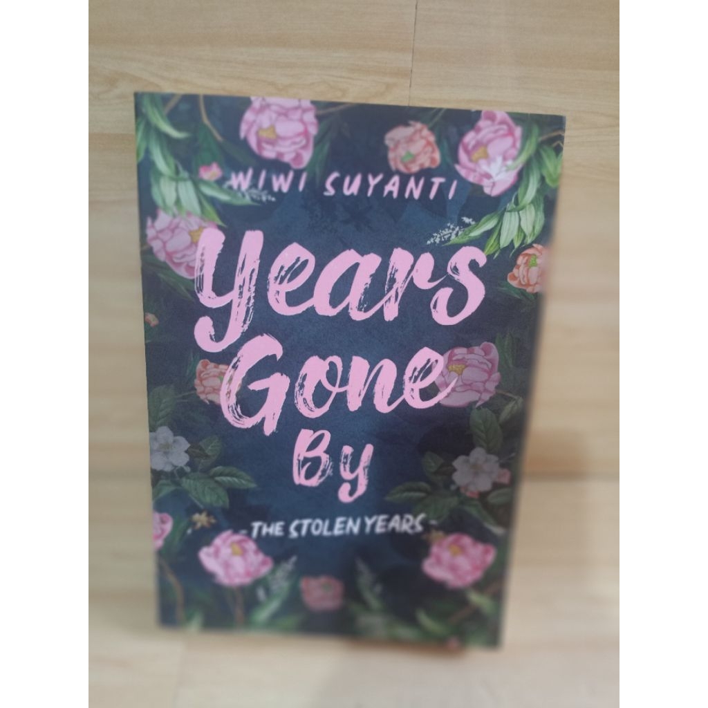 YEARS GONE โดย THE STLNYEARS โดย Wiwi suyanti