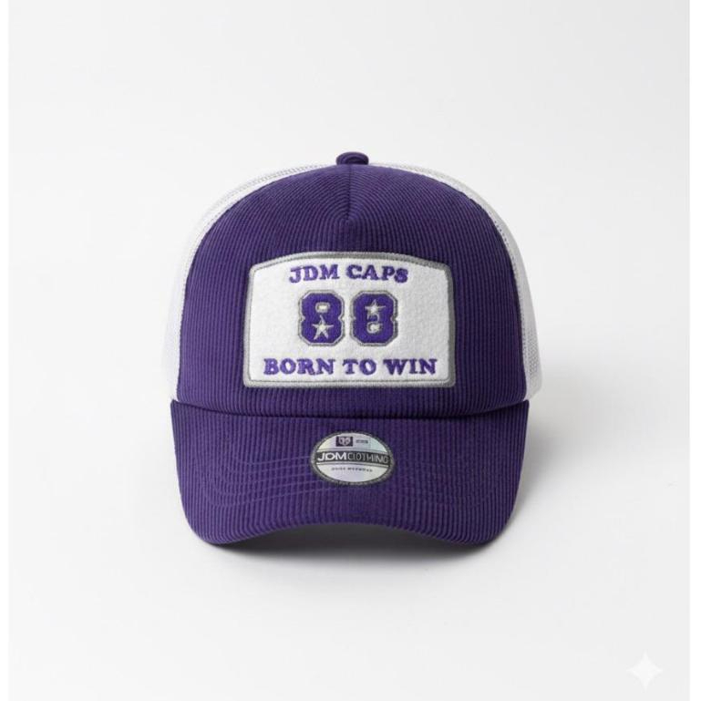 UNGU JDMCLOTHING - หมวก Trucker สีม่วงพร้อมตาข่ายปัก 88 Born To Win Short Visor สําหรับผู้ชายและผู้ห
