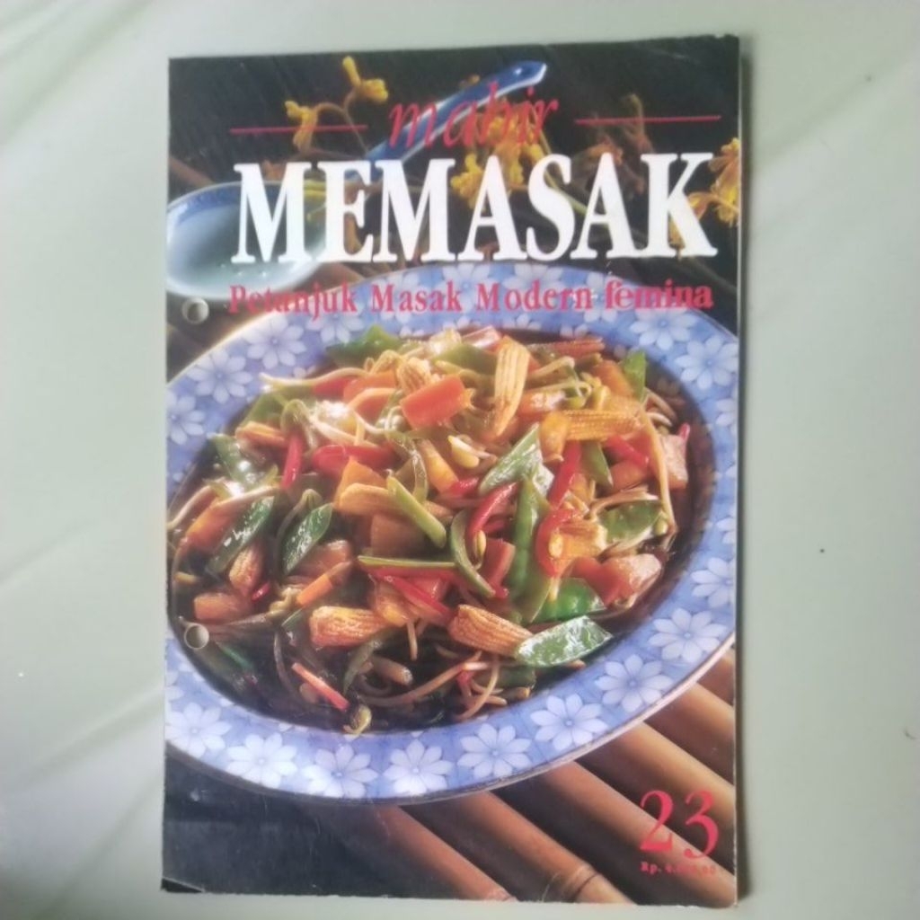 หนังสือทําอาหาร: คําแนะนําในการทําอาหารสมัยใหม่ femina