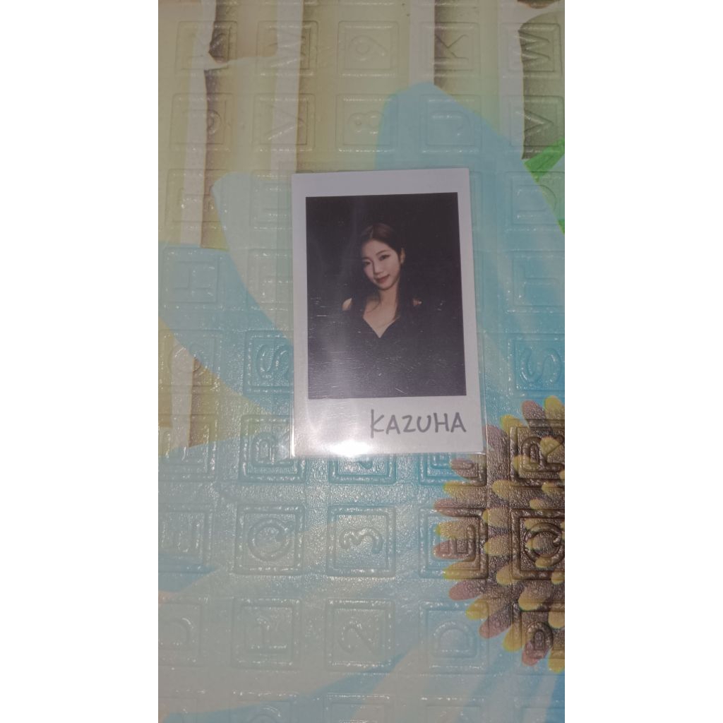 KAZUHA LE SAFIM PHOTOCARD PATTERN 1ST MD FEARLESS อย่างเป็นทางการ