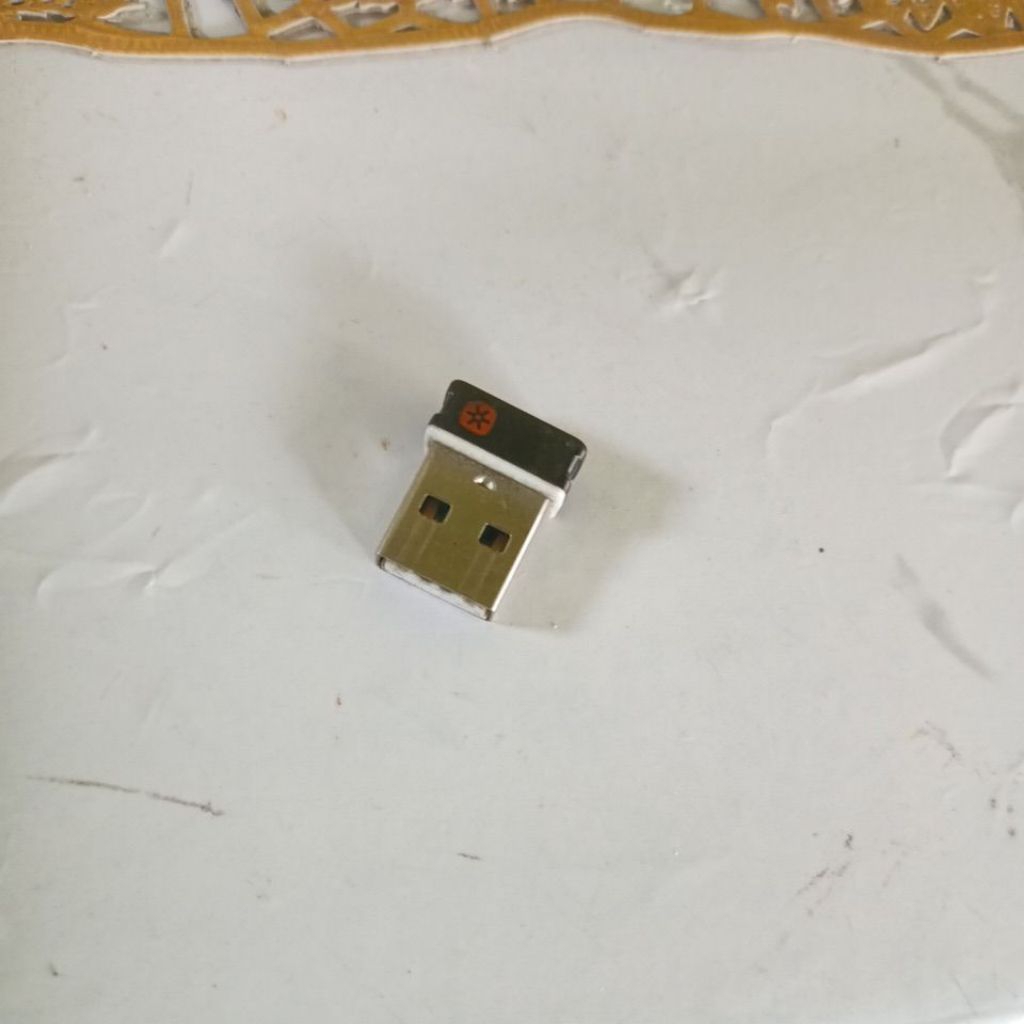 Dongle undifying logitech ตามภาพและคําอธิบาย