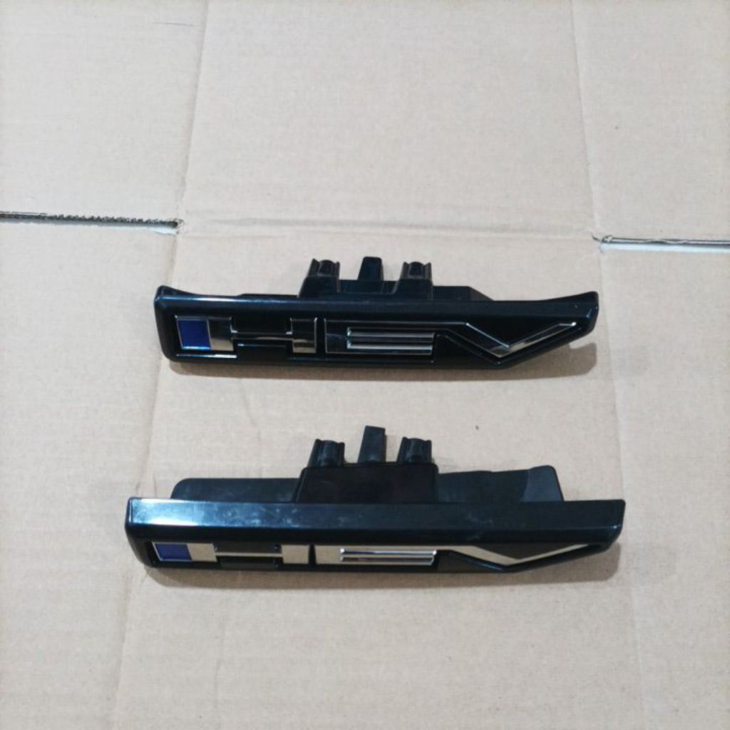 MITSUBISHI XPANDER และ XFORCE HEV HYBRID EMBLEM