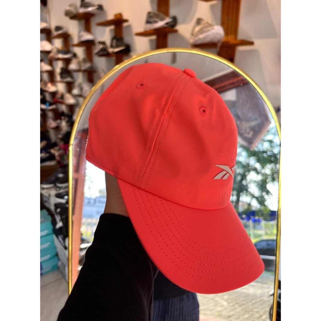 REEBOK HAT DRYFIT RUNNING SPORTY SPORTS HAT ORIGINAL UNISEX