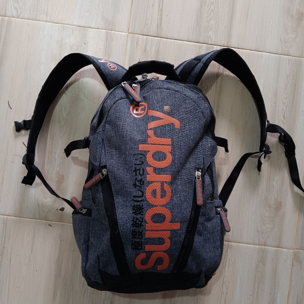 กระเป๋าเป้ Superdry*