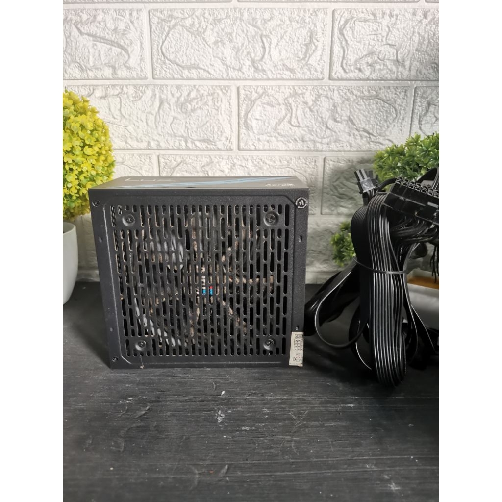 Psu aerocool lux 550w สีบรอนซ์