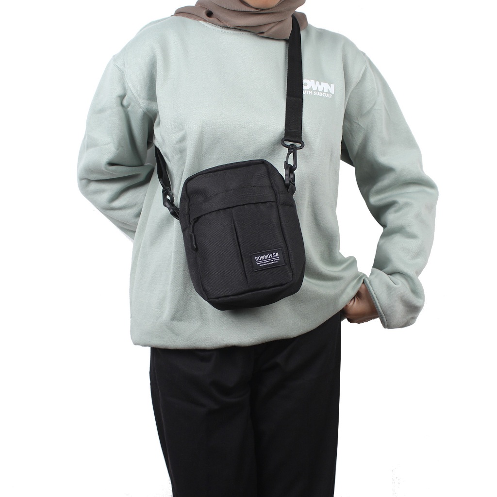 Rown Division Supply Sling Bag สีดํา - Rowndvsn Paquito Black Sling Bag