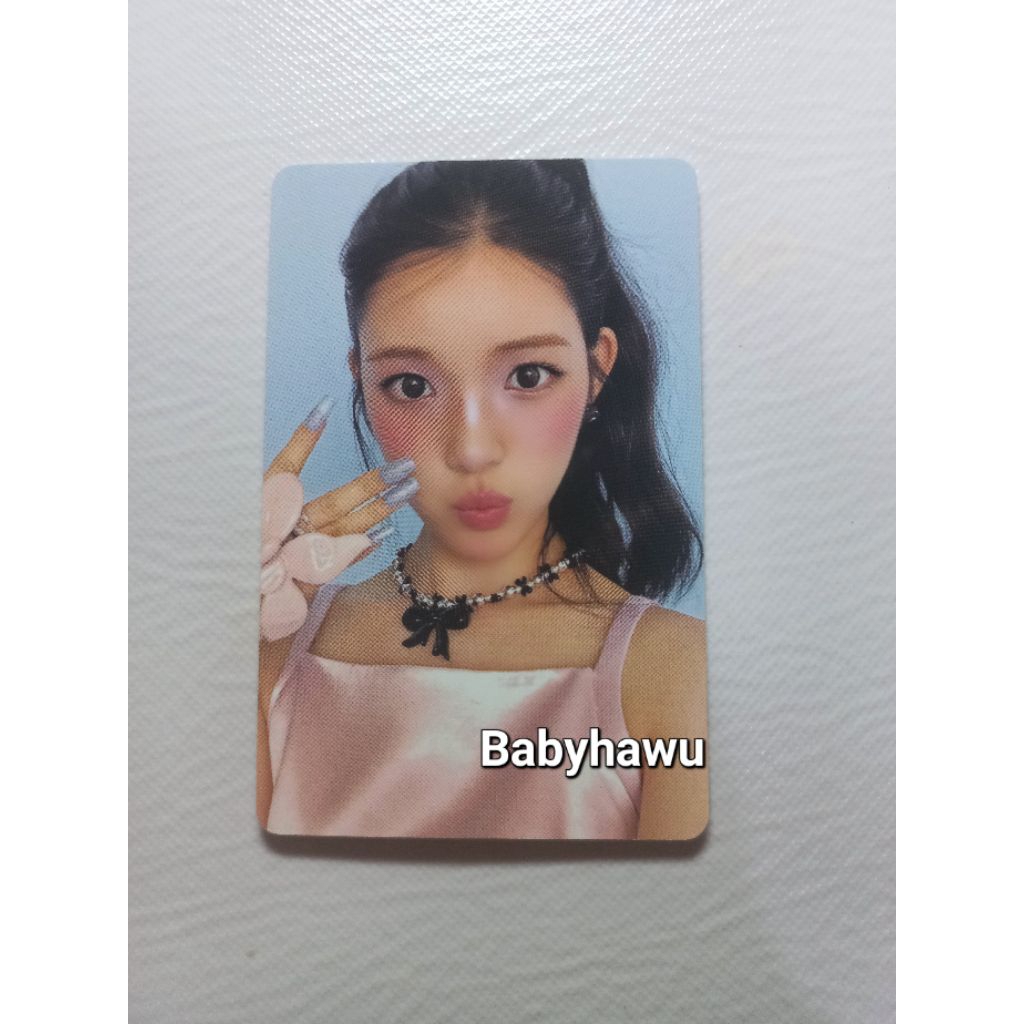 ภาพถ่ายอย่างเป็นทางการ HEARTS2HEARTS YUHA SMINI