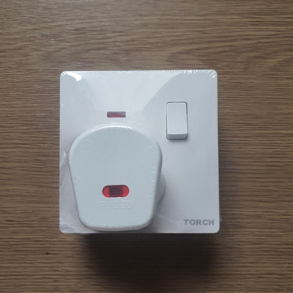 ไฟฉาย AC Socket + Plug TH 8989