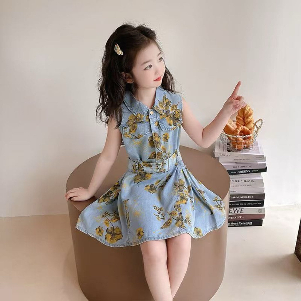 ชุดเอี๊ยมยีนส์ลายดอก 90(2t)&130(5-6t)