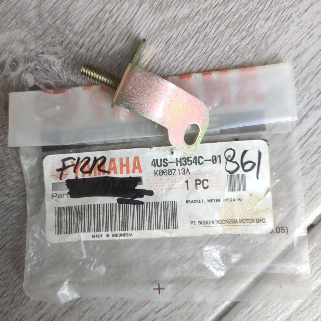 ด้านขวา speedometer Bracket F1ZR F1Z R FIZR F1Z R Vega R ของแท้ Yamaha 4US-H354C-01