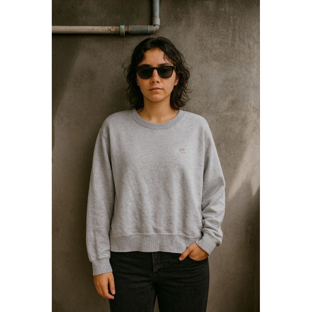 Crewneck / Sweatshirt CH***10N 0R1 สําหรับผู้หญิง Size M oversize (P61 x L57)