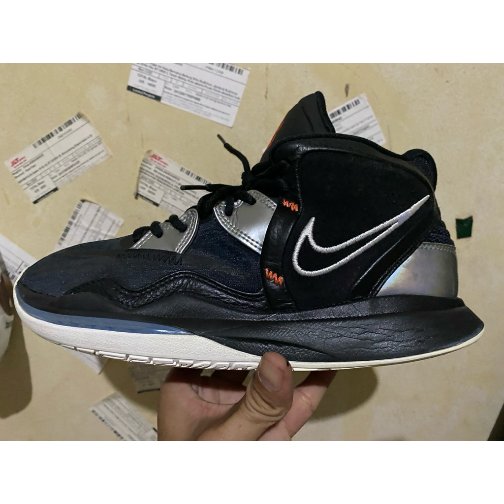 Kyrie 8 ขนาด 41/26cm มือสอง