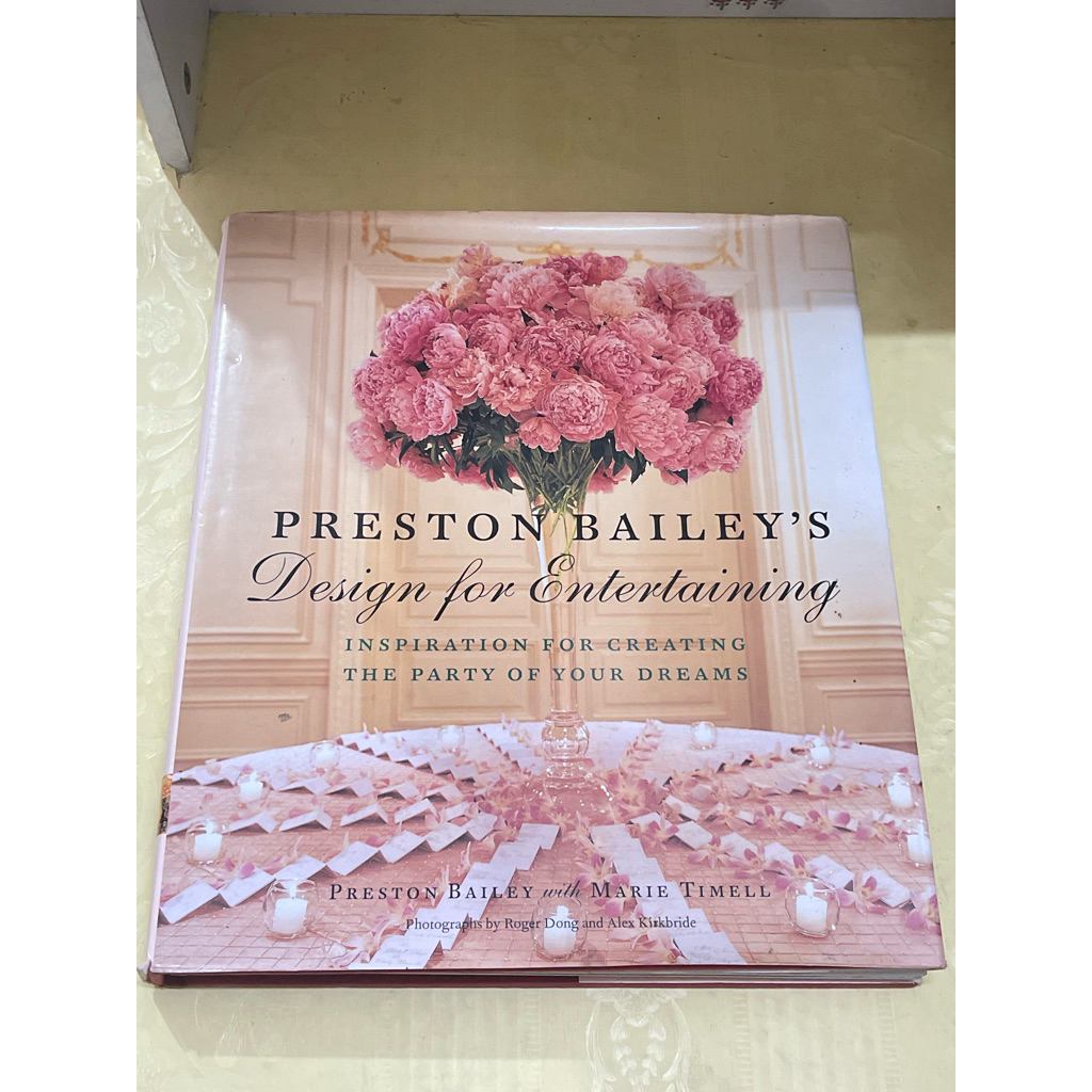 การออกแบบ PRESTON BAILEYS สําหรับแรงบันดาลใจในความบันเทิงสําหรับการสร้างปาร์ตี้แห่งความฝันของคุณ