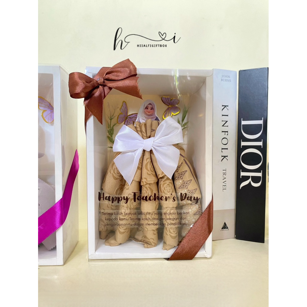 PRINCESS TEACHERS DAY EDITION HIJAB BOX BY HIIALFI
