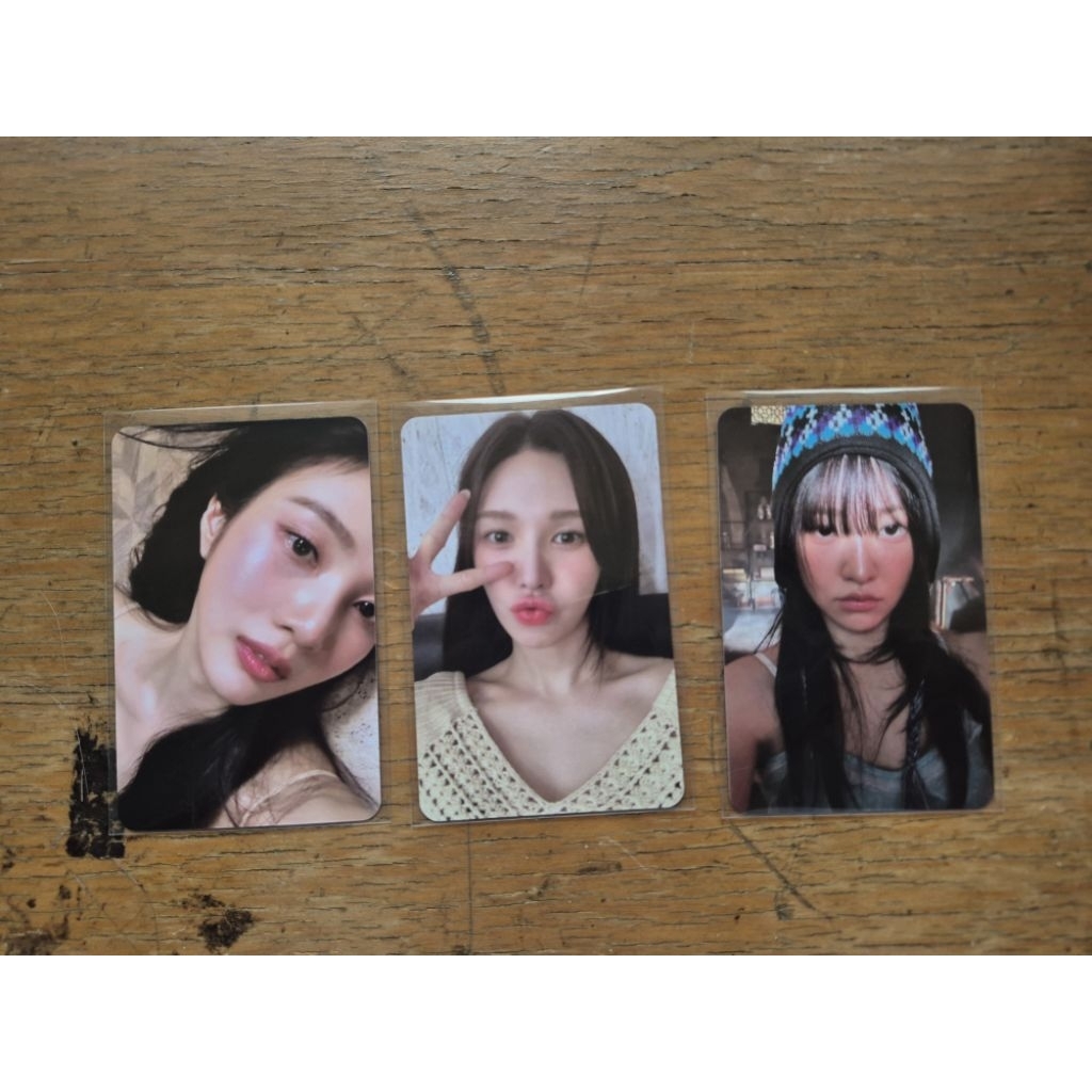 RV กํามะหยี่สีแดง Wendy Joy Yeri PC Photocard