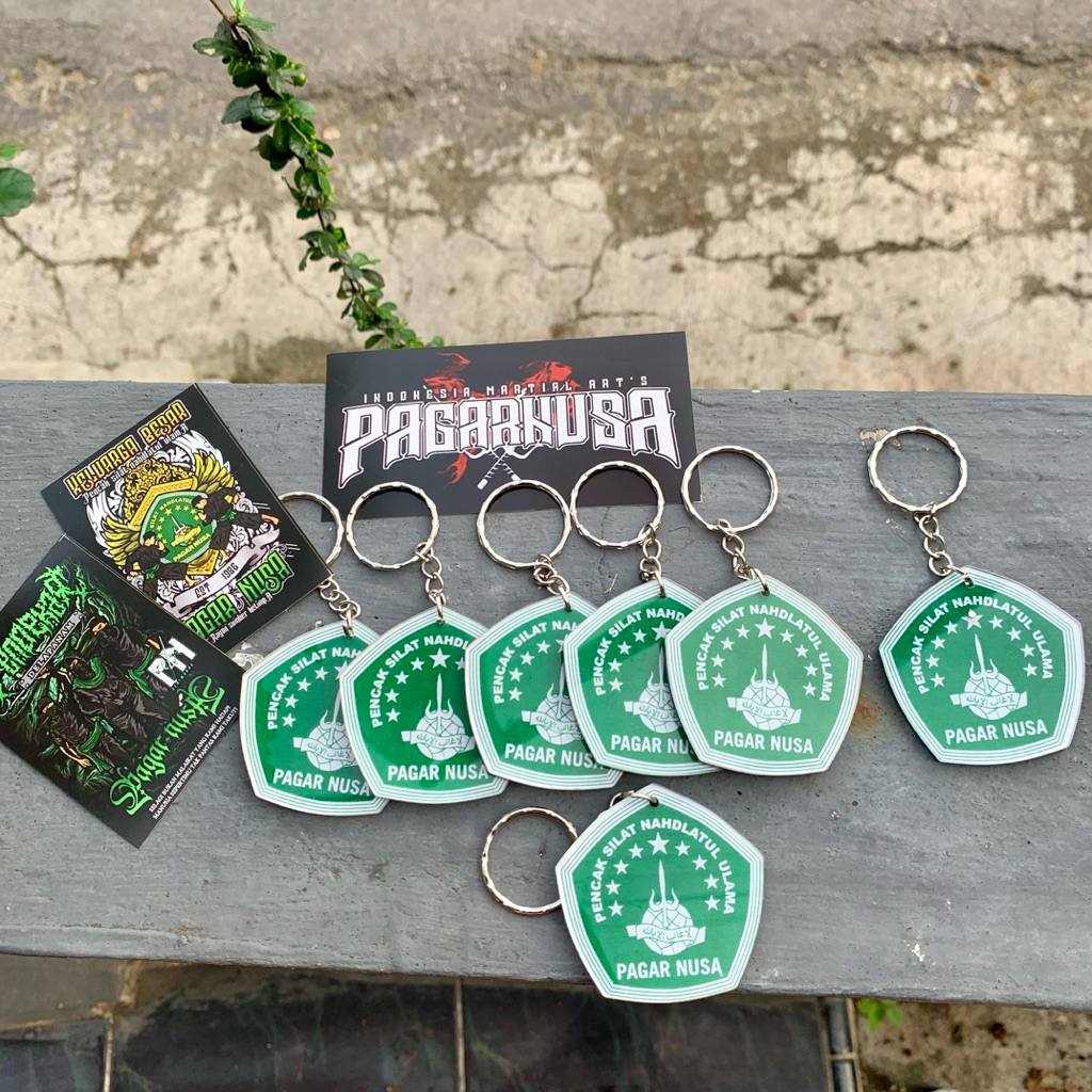 GUNDAN (สติ๊กเกอร์โบนัส) PAGARNUSA KEYCHAIN 2-SIDED LASER PICTURE