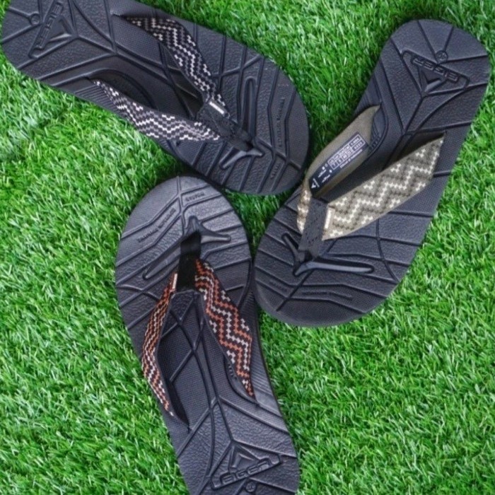 Eger001 Original Mustang Flip Flops สําหรับผู้ชายและผู้หญิง คุณภาพสูง ไซส์ 39-43
