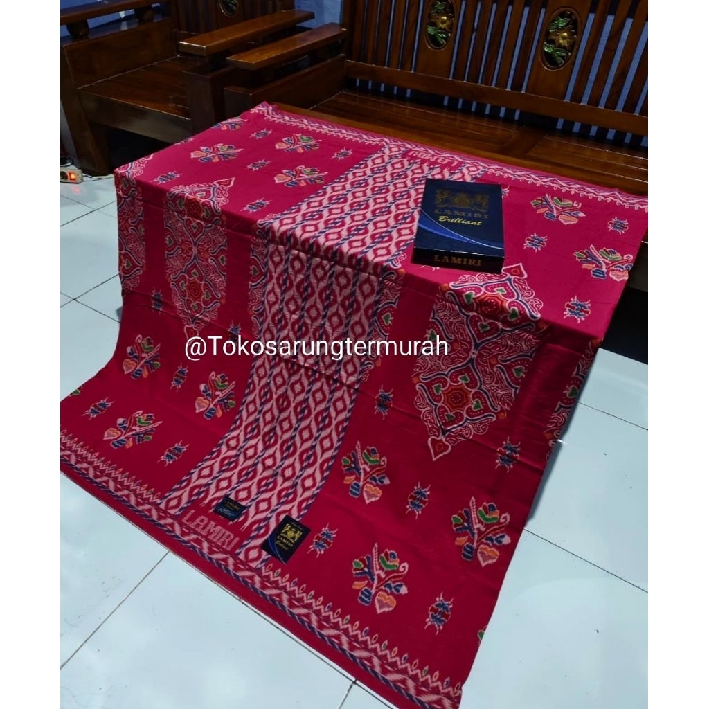 ผ้าซิ่น Lamiri TKB พร้อมผ้าปาเต๊ะดอกไม้โมติฟ