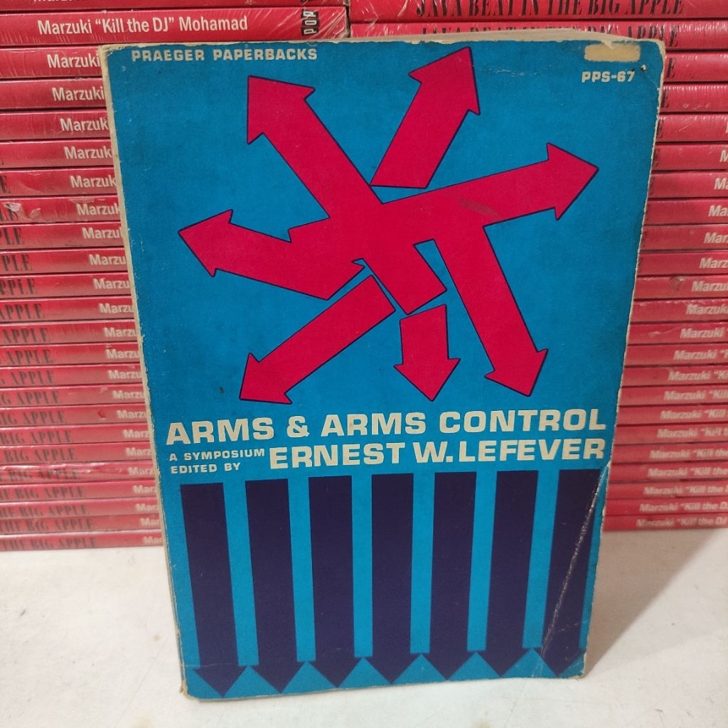 หนังสือนําเข้า: การควบคุม ARMS และ ARMS