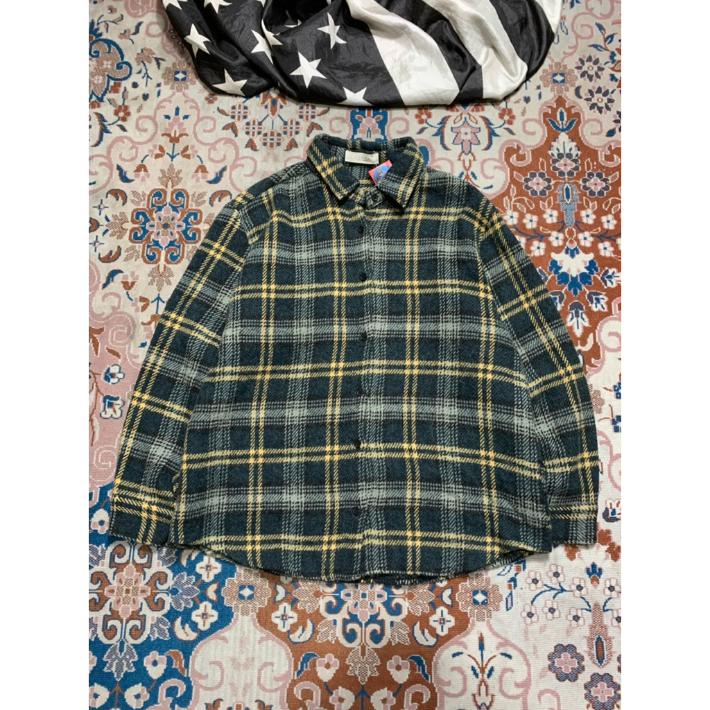 เสื้อ KEMEJA COMMA FLANNEL