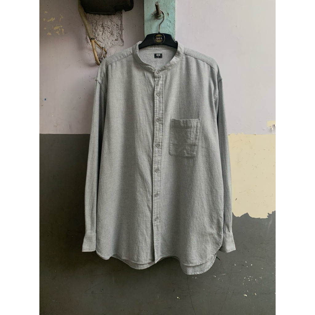 KEMEJA Uniklo เสื้อเชิ้ตผ้าสักหลาดเนื้อนุ่ม คอปกเซี่ยงไฮ้ แขนยาว ไซส์ XL SHB.11.16