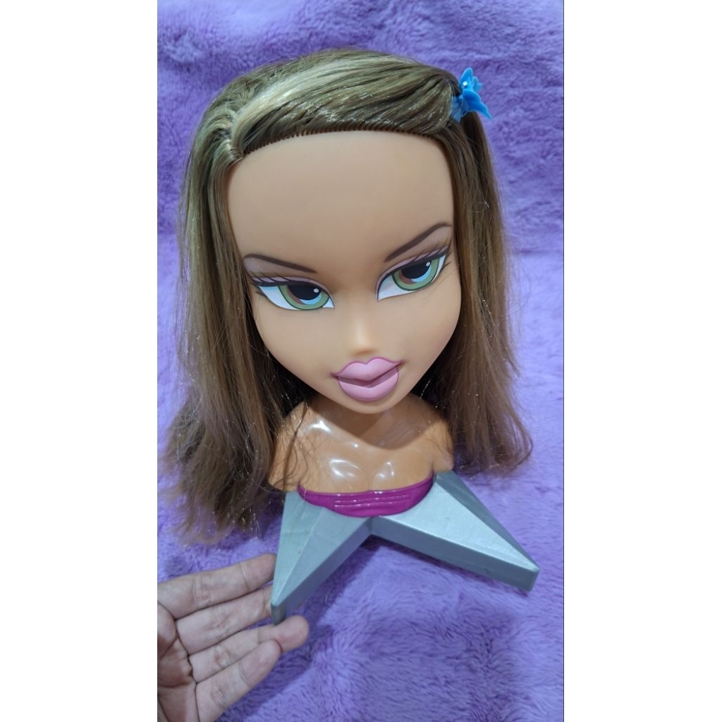 หัว Bratz makeover**