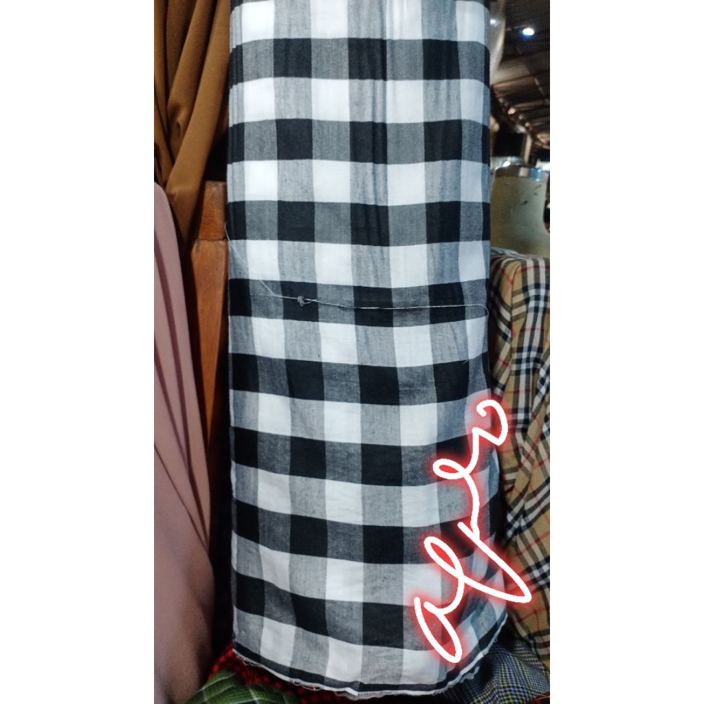 KATUN ผ้าคอตตอนลายตารางหมากรุก (สี่เหลี่ยม ขนาด 3cm x 3cm)